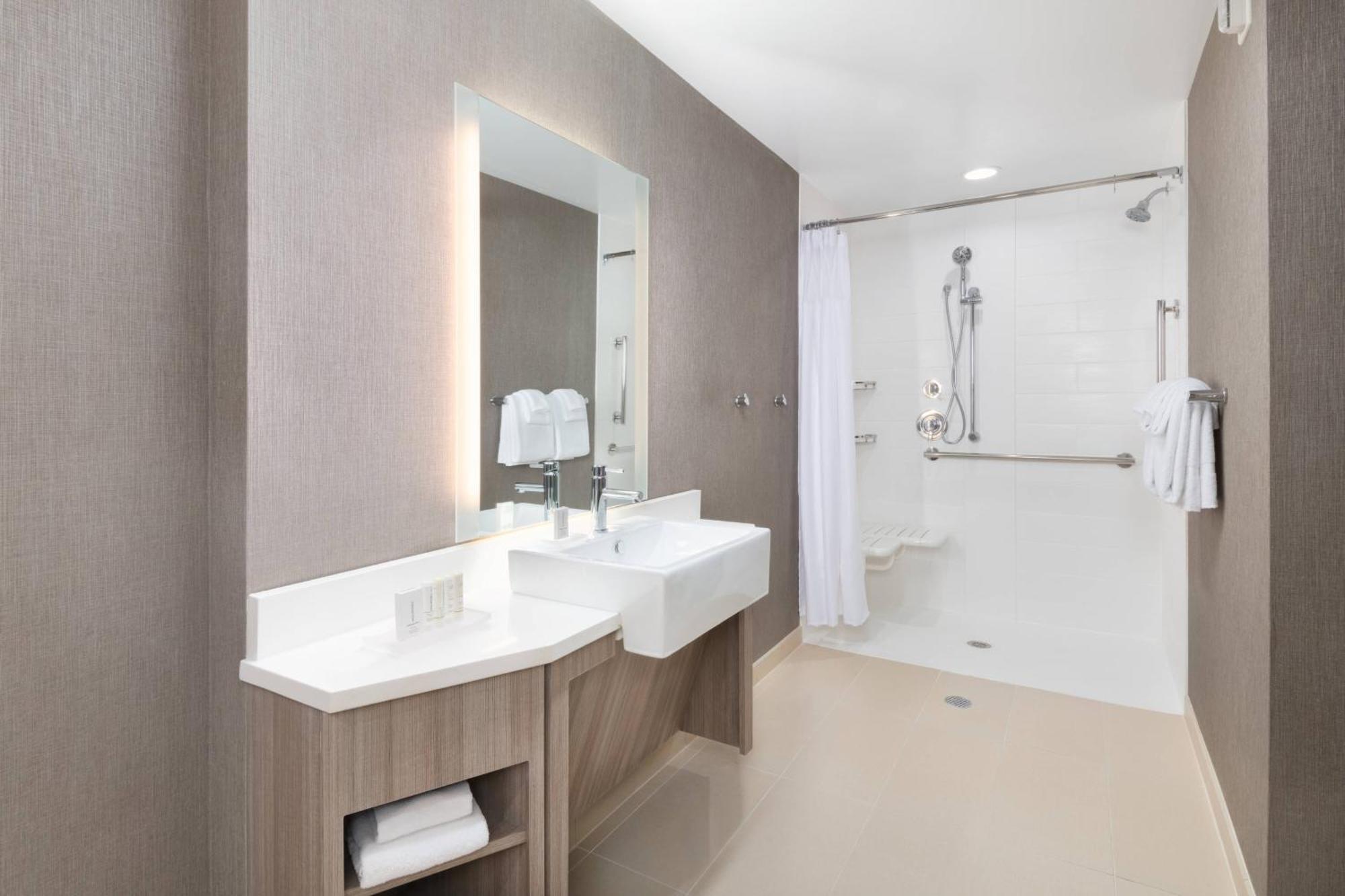 Springhill Suites By Marriott טיפטון מראה חיצוני תמונה